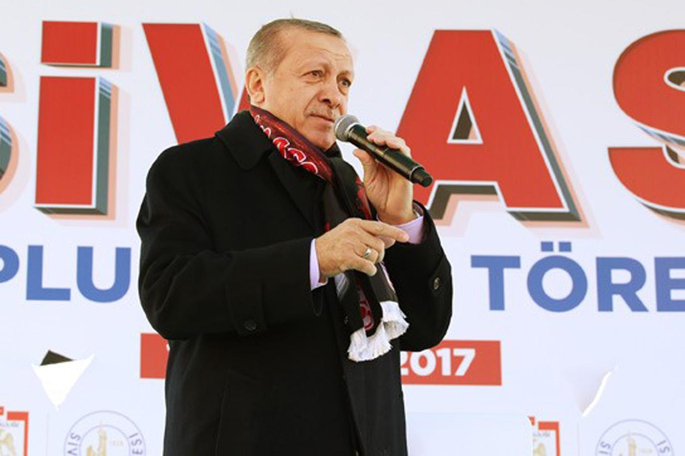 "Müslüman sıfatı taşıyıp zalimlerin yanında yer alanlar bizi çok üzüyor" "Müslüman sıfatı taşıyıp zalimlerin yanında yer alanlar bizi çok üzüyor"